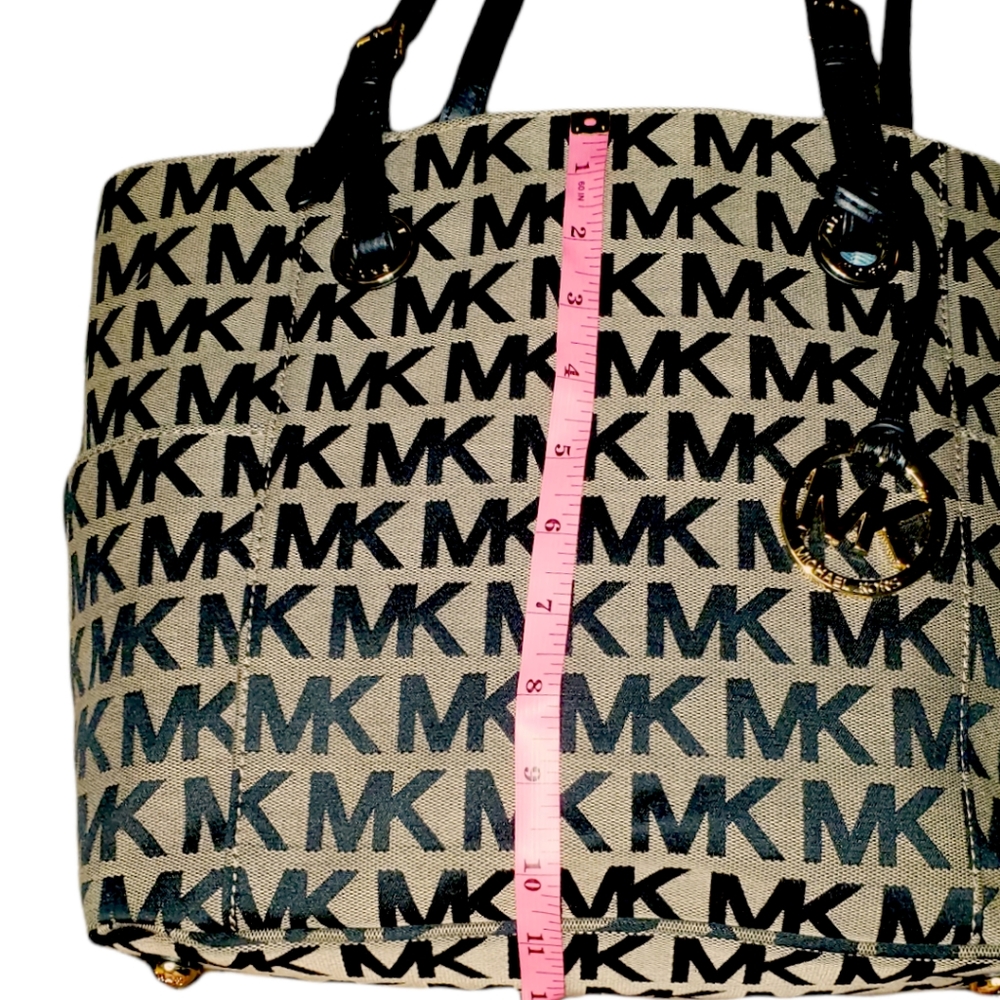 MK Purse! - Picture 3 of 9